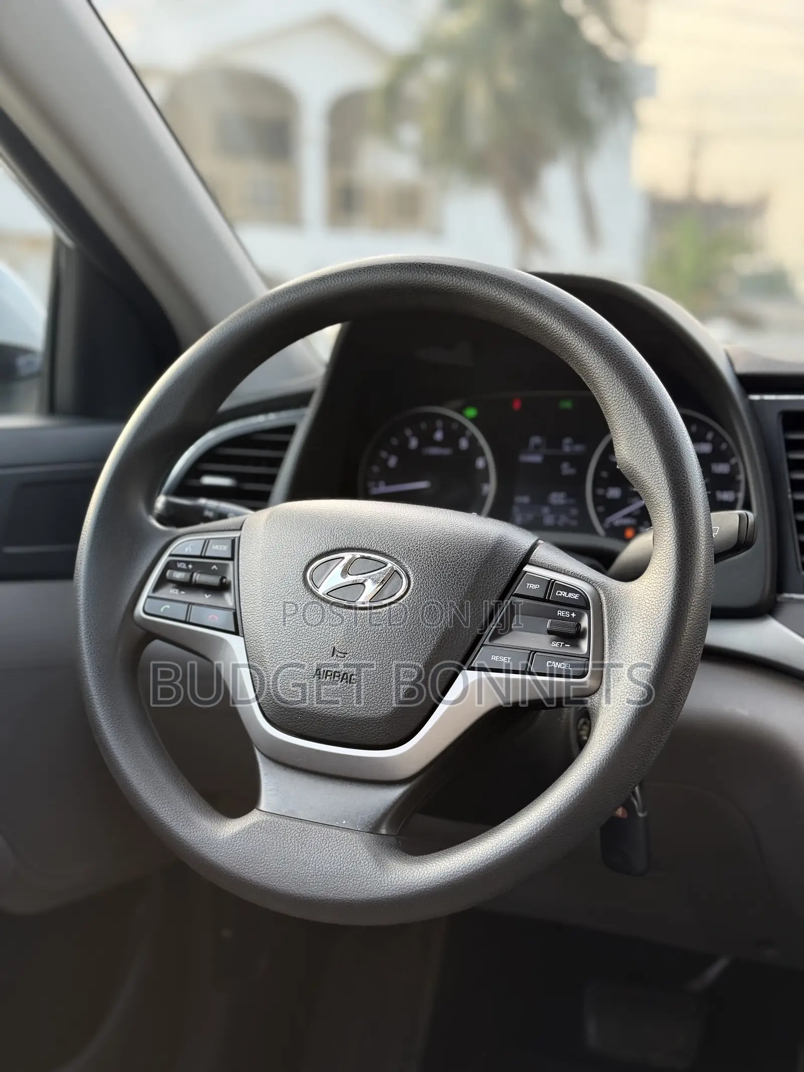 Hyundai Elantra SE Sedan FWD (2.0L 4cyl 6M) 2017 White