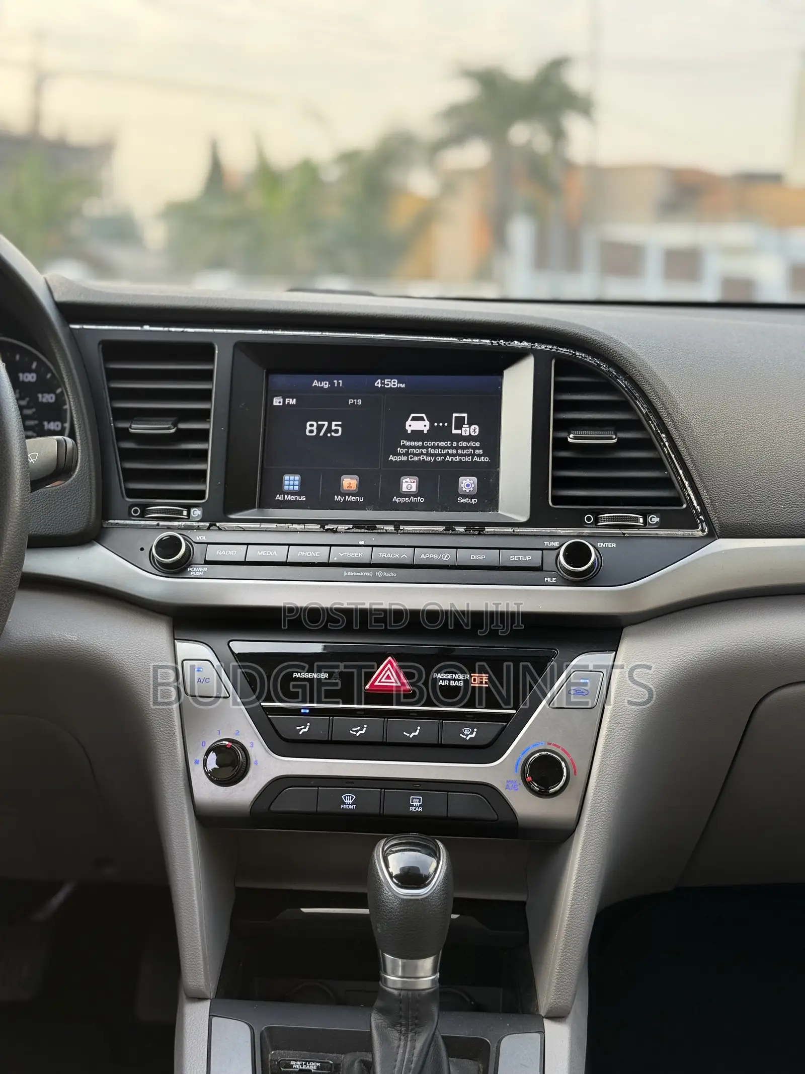 Hyundai Elantra SE Sedan FWD (2.0L 4cyl 6M) 2017 White
