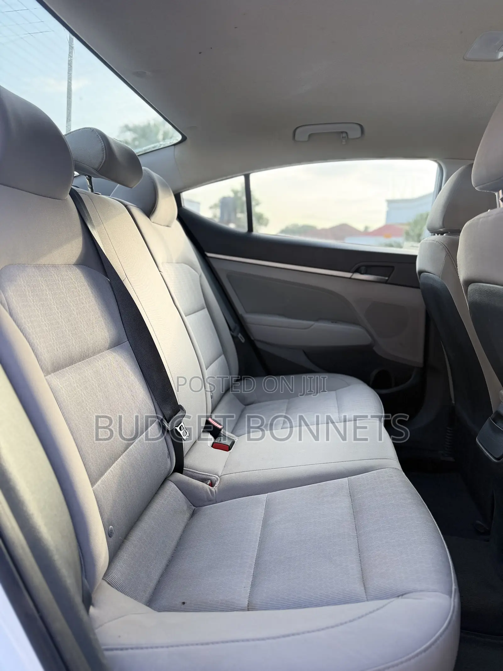 Hyundai Elantra SE Sedan FWD (2.0L 4cyl 6M) 2017 White