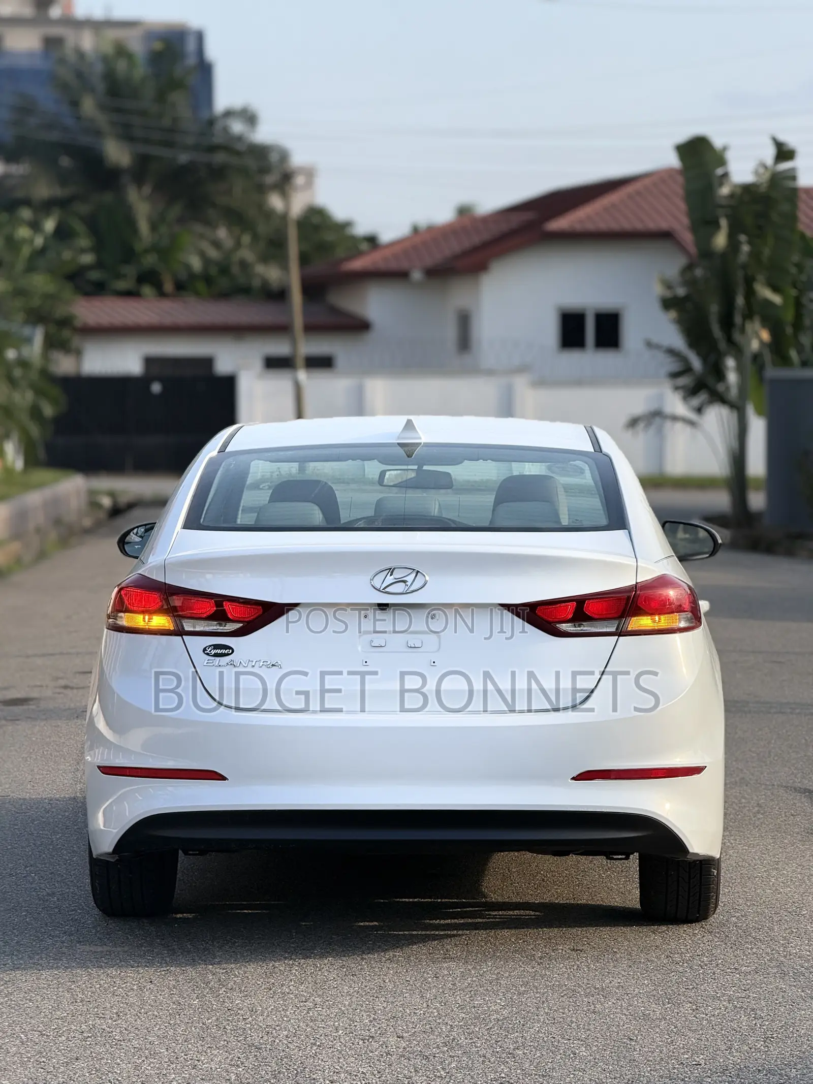 Hyundai Elantra SE Sedan FWD (2.0L 4cyl 6M) 2017 White