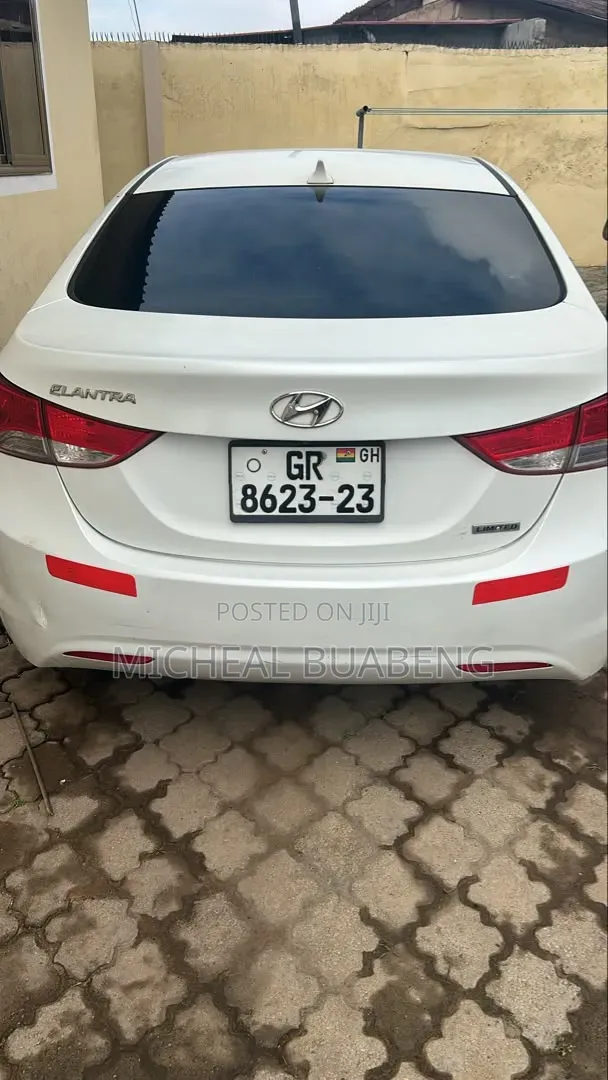 Hyundai Elantra 2013 White