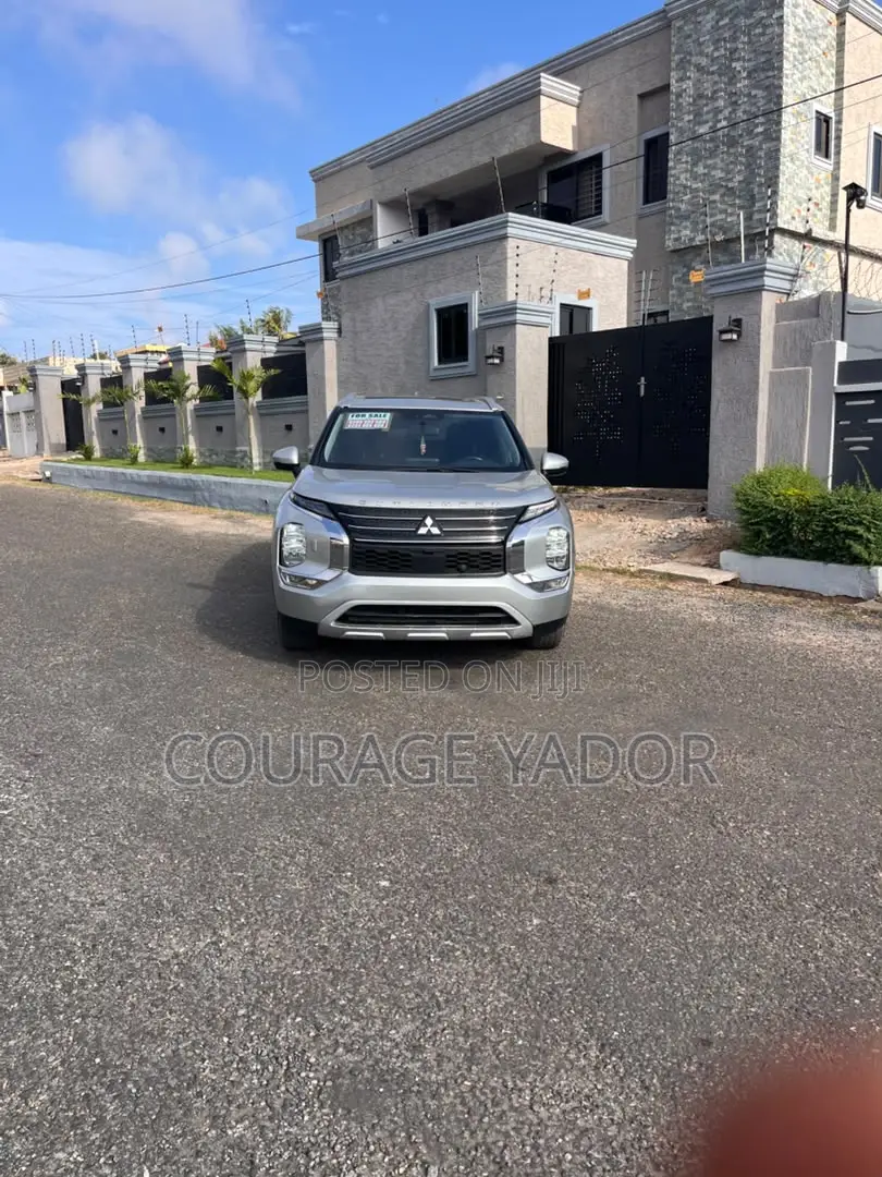 Mitsubishi Outlander PHEV ES AWD 2024 Silver