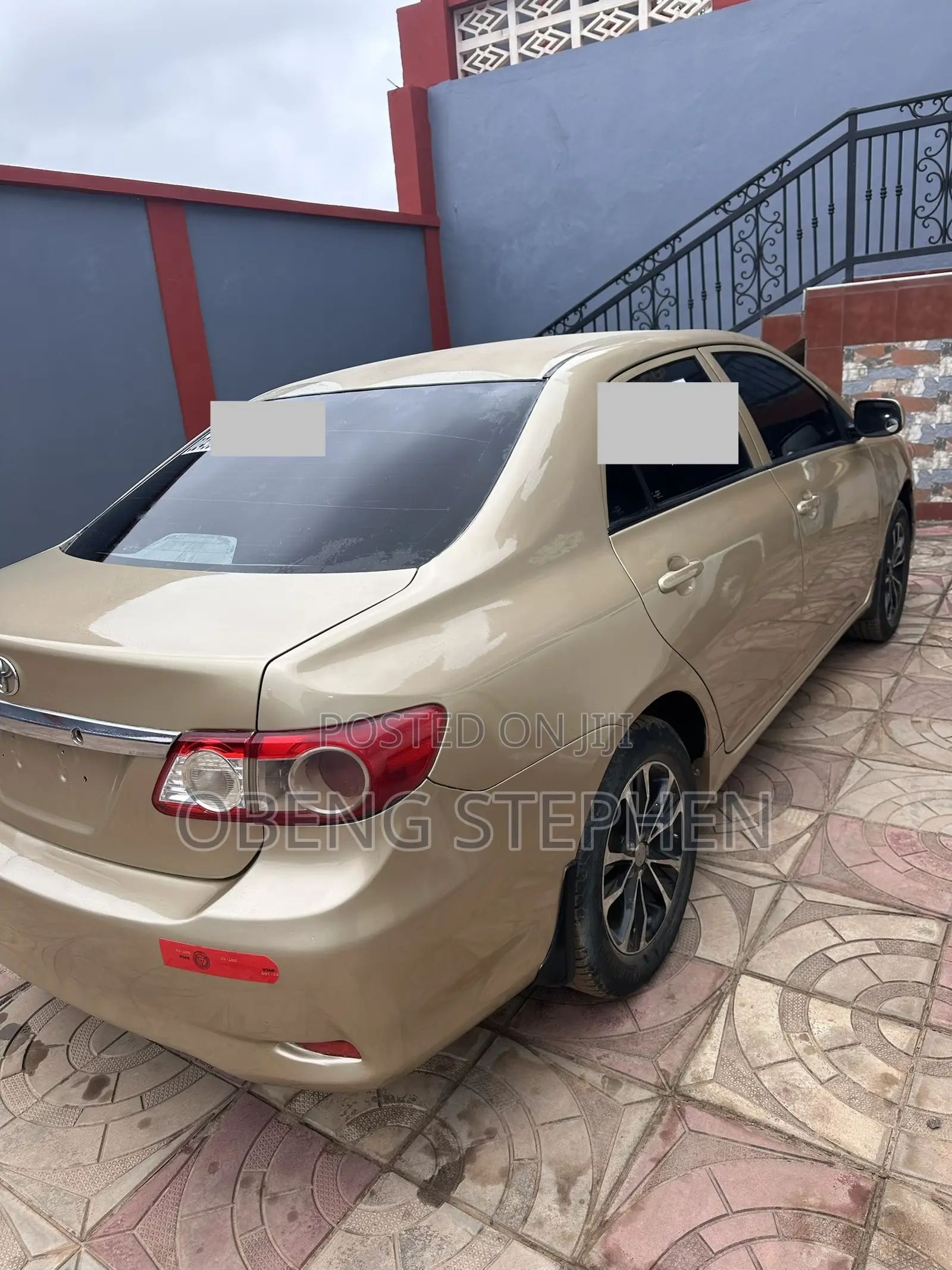 Toyota Corolla LE 4dr Sedan (1.8L 4cyl 4A) 2013 Gold