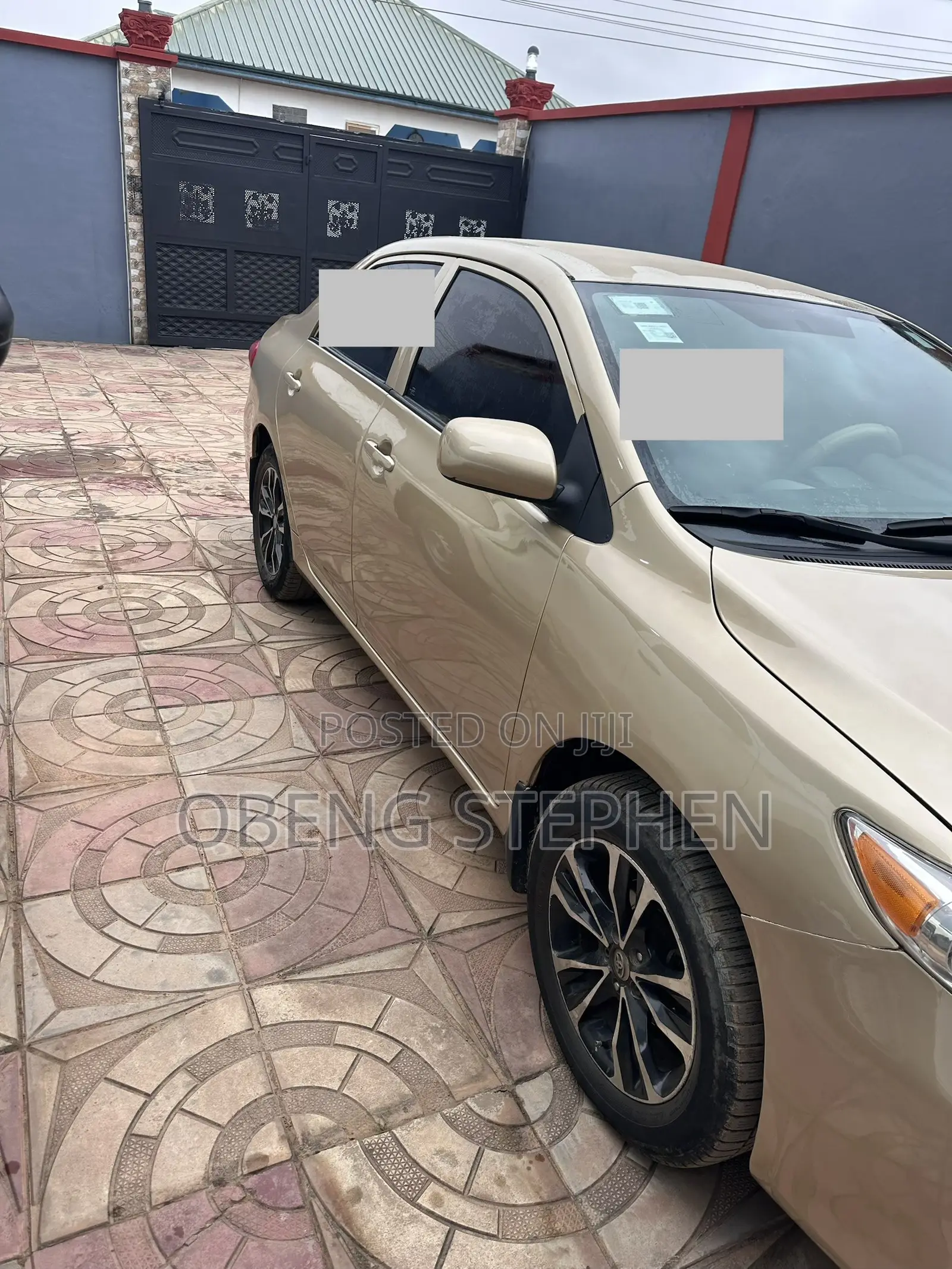 Toyota Corolla LE 4dr Sedan (1.8L 4cyl 4A) 2013 Gold