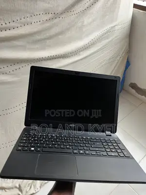 Laptop Acer Aspire ES1-571 8GB Intel Celeron HDD+SSD 500GB