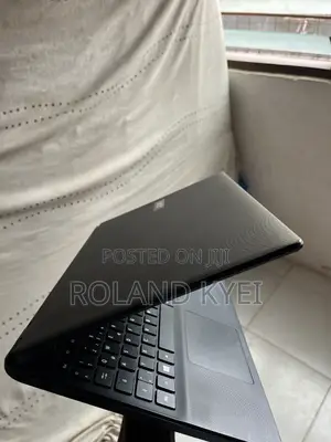 Laptop Acer Aspire ES1-571 8GB Intel Celeron HDD+SSD 500GB