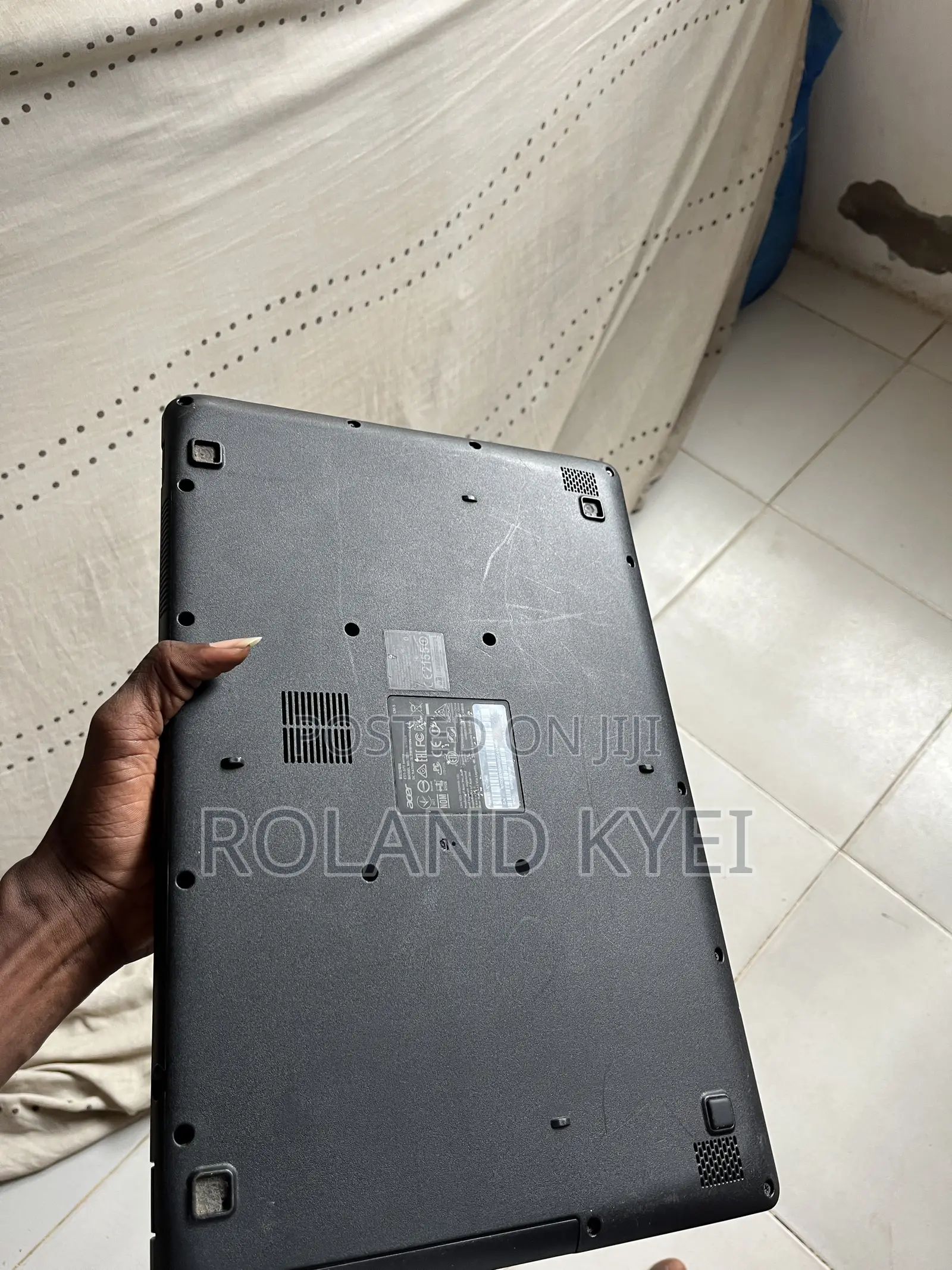 Laptop Acer Aspire ES1-571 8GB Intel Celeron HDD+SSD 500GB