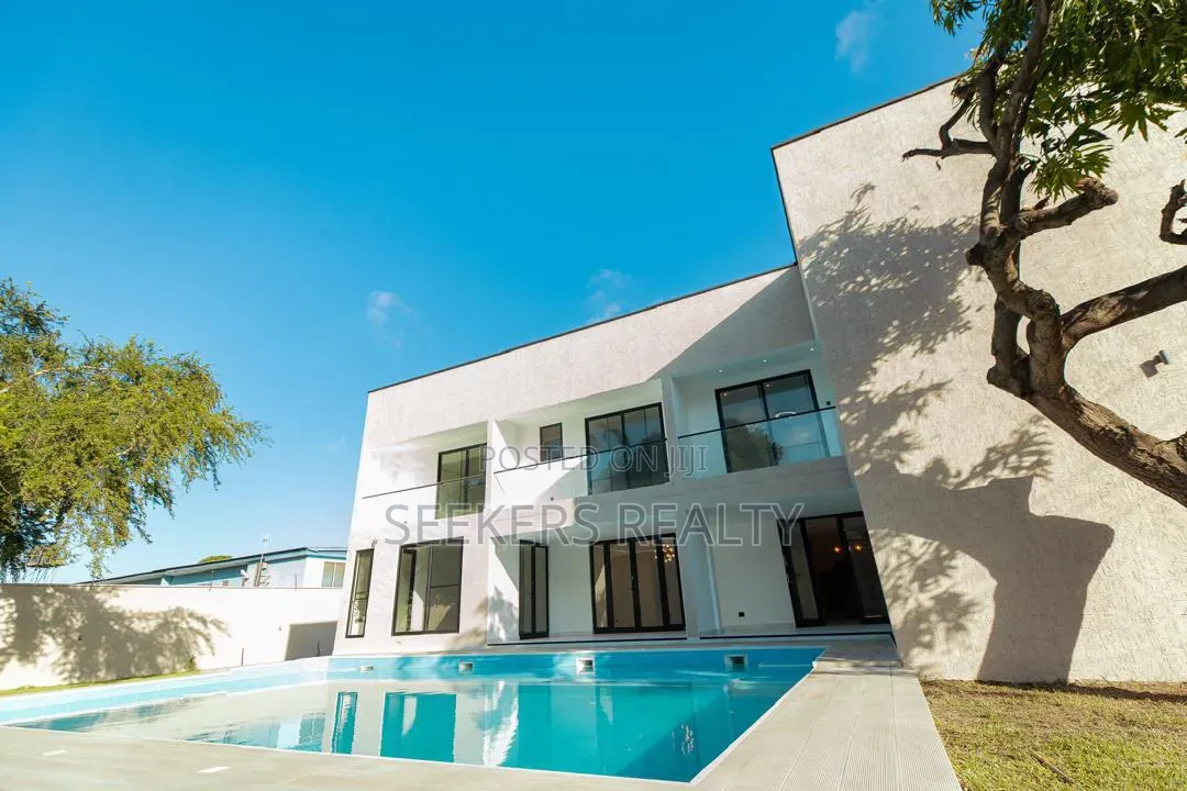 12bdrm House in Seekers Realty, US Embassy Area for sale