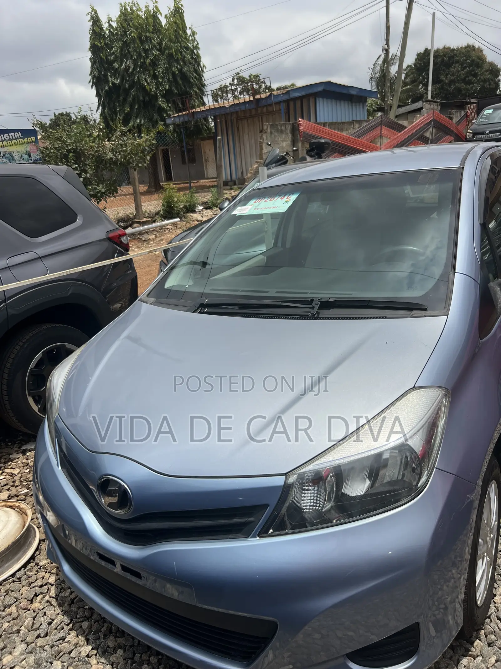 Toyota Vitz 1.3 FWD 5dr 2012 Blue