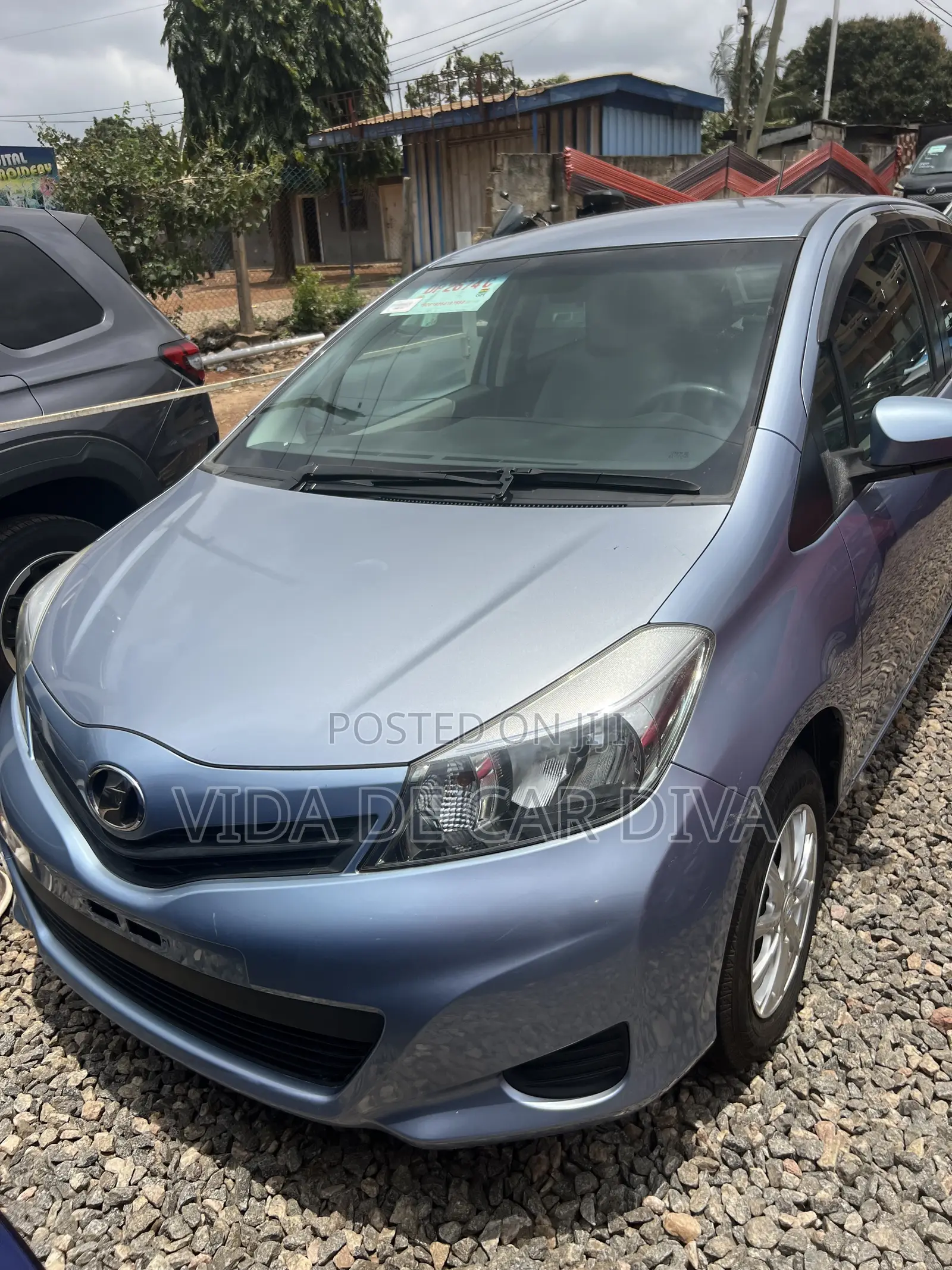 Toyota Vitz 1.3 FWD 5dr 2012 Blue