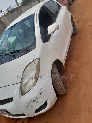 Toyota Vitz 1.3 AWD 3dr 2010 White