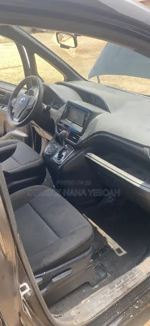 Toyota Voxy V 2WD 7-Seater 2014 Black