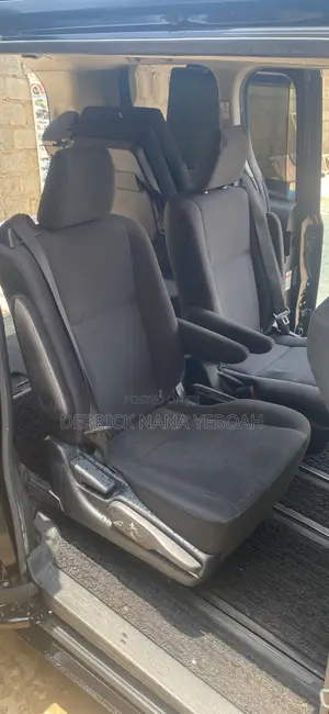 Toyota Voxy V 2WD 7-Seater 2014 Black
