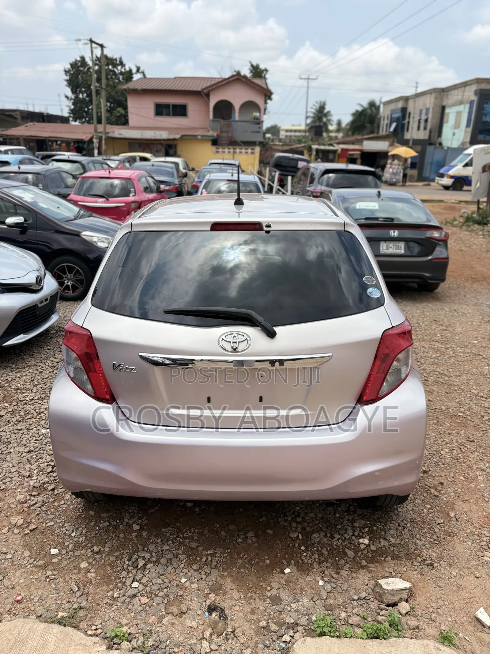 Toyota Vitz 1.3 FWD 5dr 2013 Silver