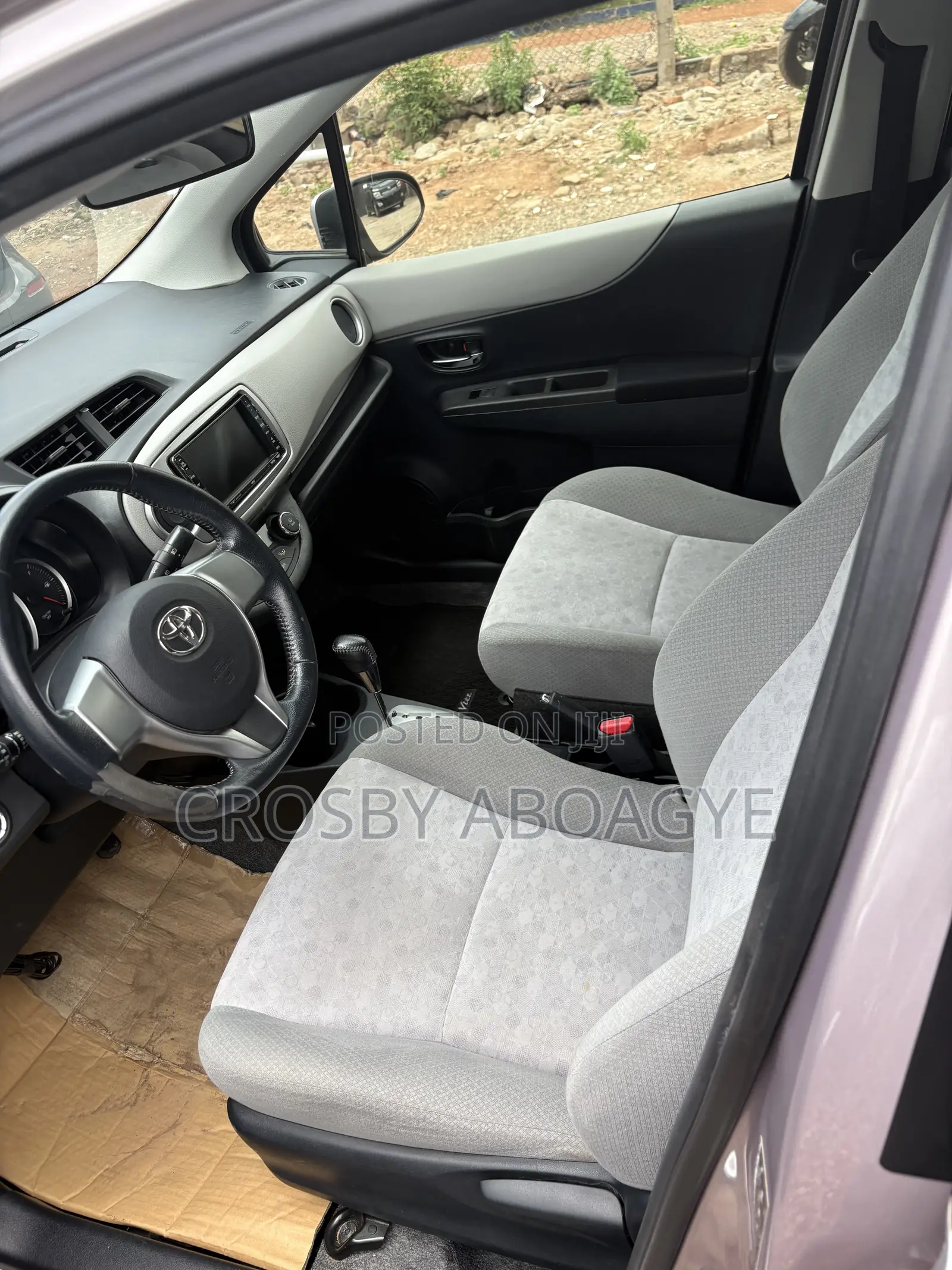Toyota Vitz 1.3 FWD 5dr 2013 Silver