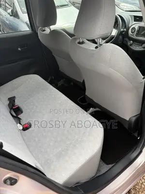 Toyota Vitz 1.3 FWD 5dr 2013 Silver