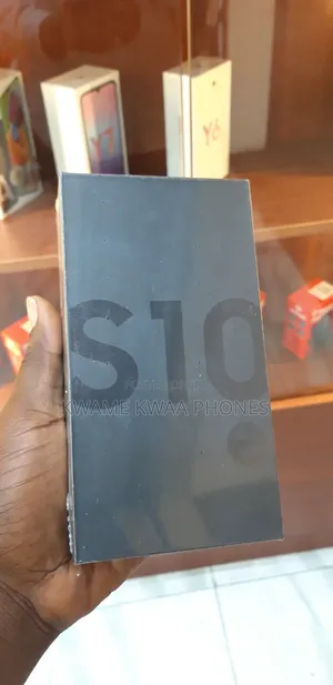 New Samsung Galaxy S10e 128 GB Black
