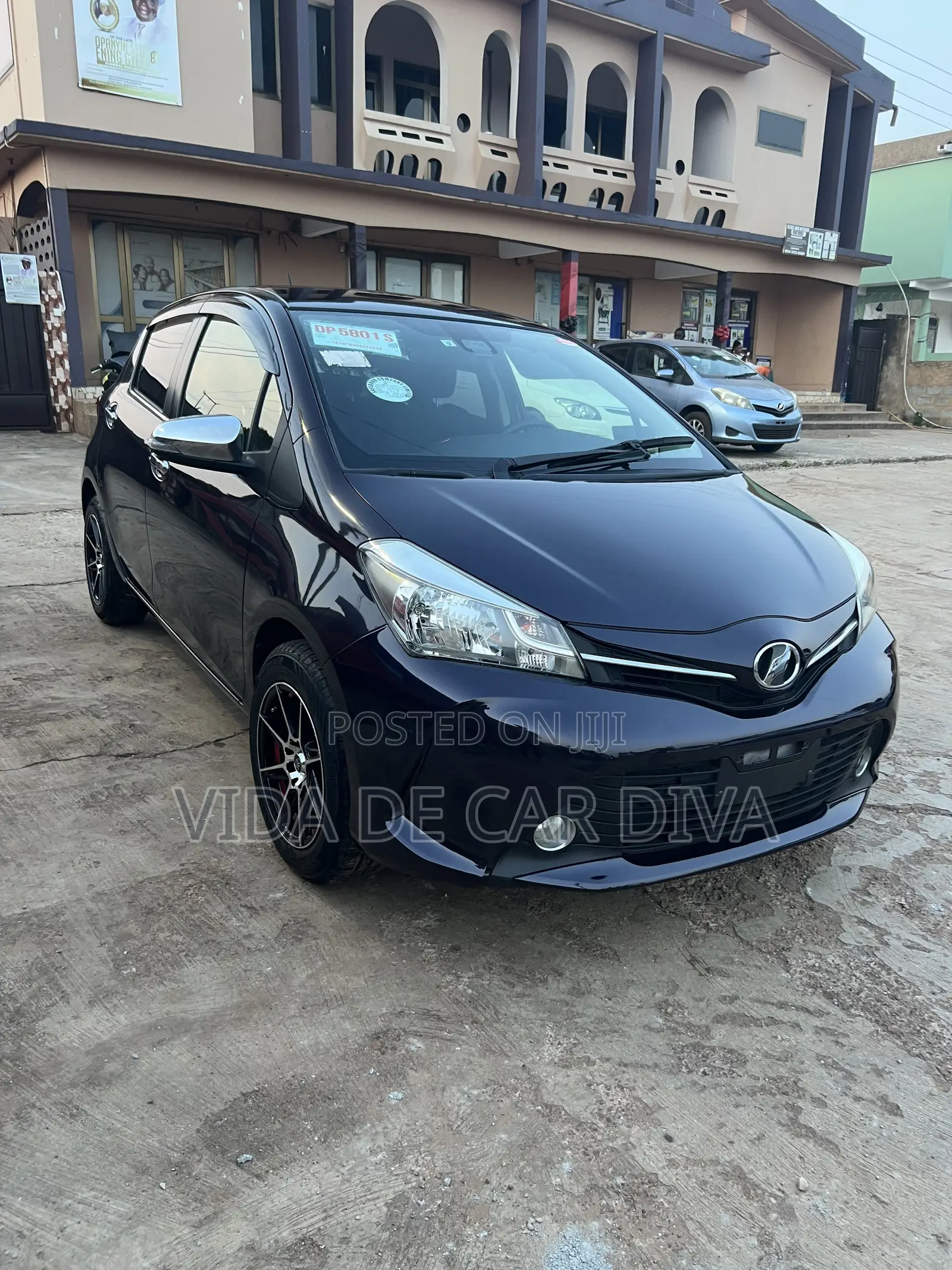 Toyota Vitz 1.0 FWD 5dr 2015 Purple