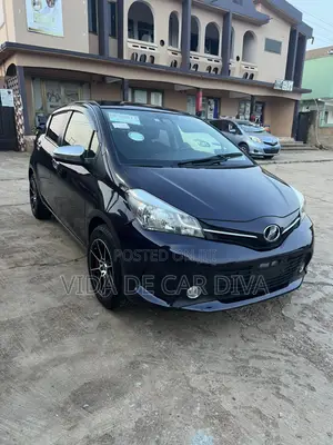 Toyota Vitz 1.0 FWD 5dr 2015 Purple