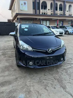 Toyota Vitz 1.0 FWD 5dr 2015 Purple
