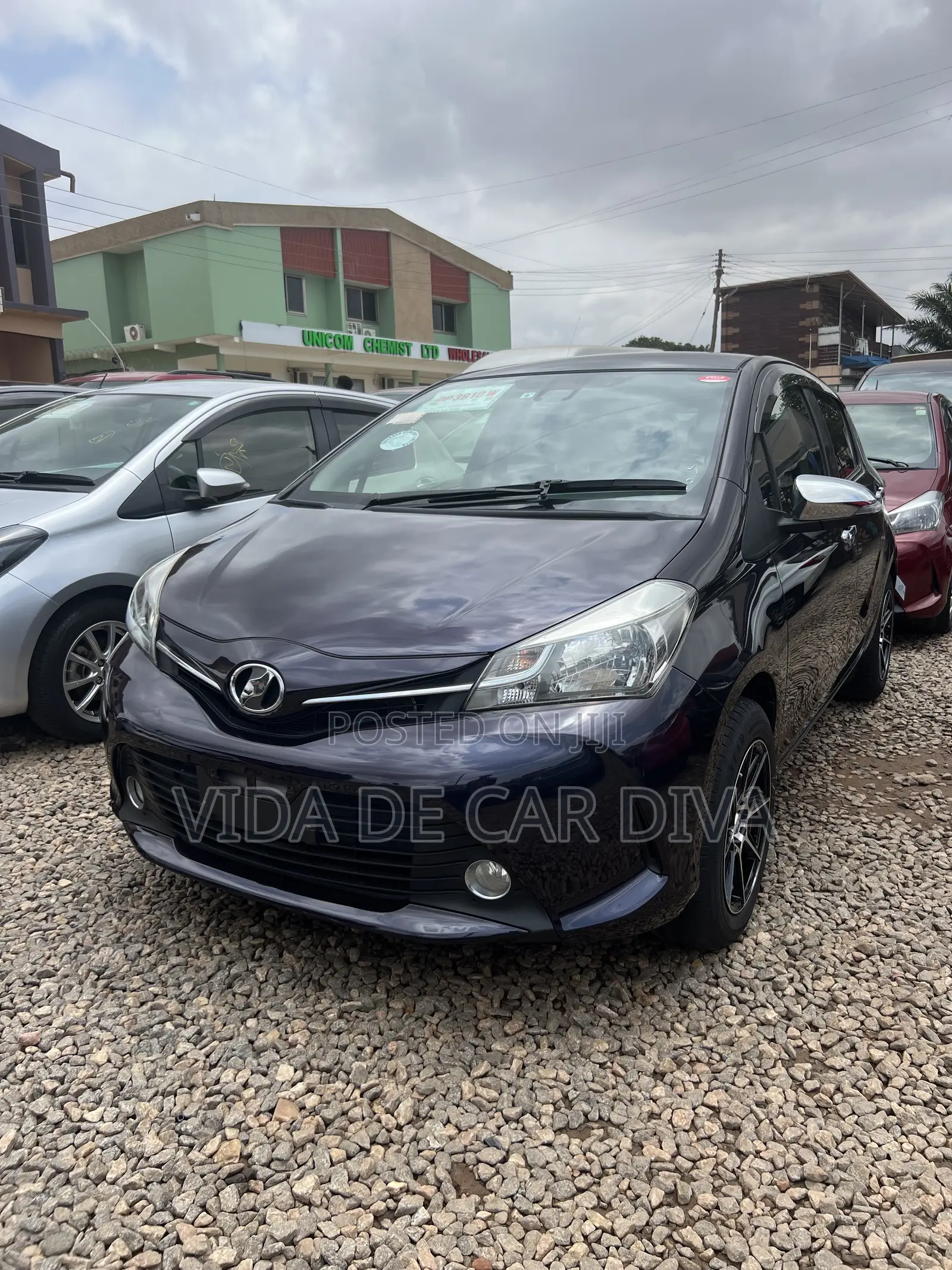 Toyota Vitz 1.0 FWD 5dr 2015 Purple