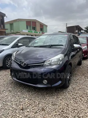 Toyota Vitz 1.0 FWD 5dr 2015 Purple