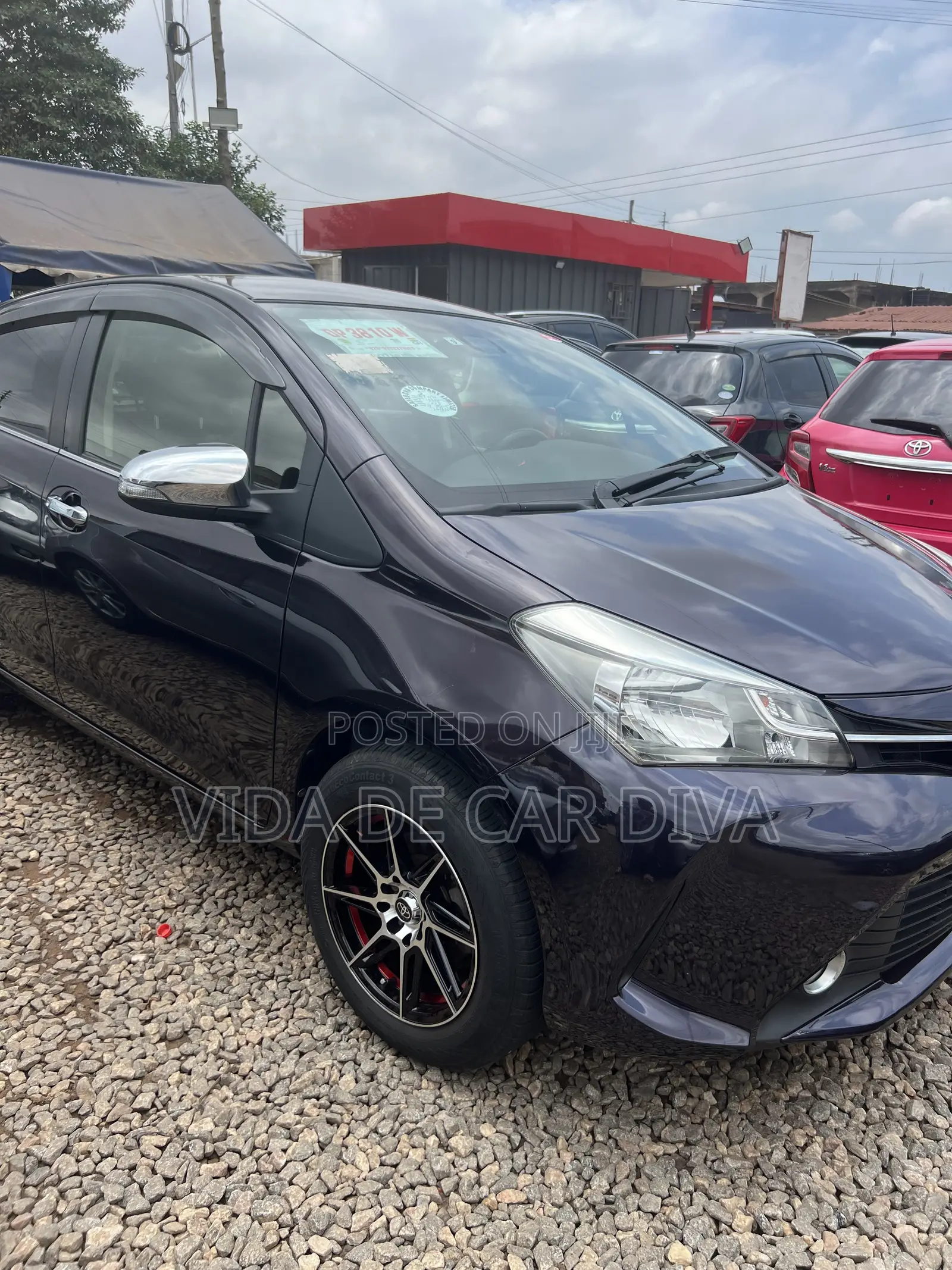 Toyota Vitz 1.0 FWD 5dr 2015 Purple