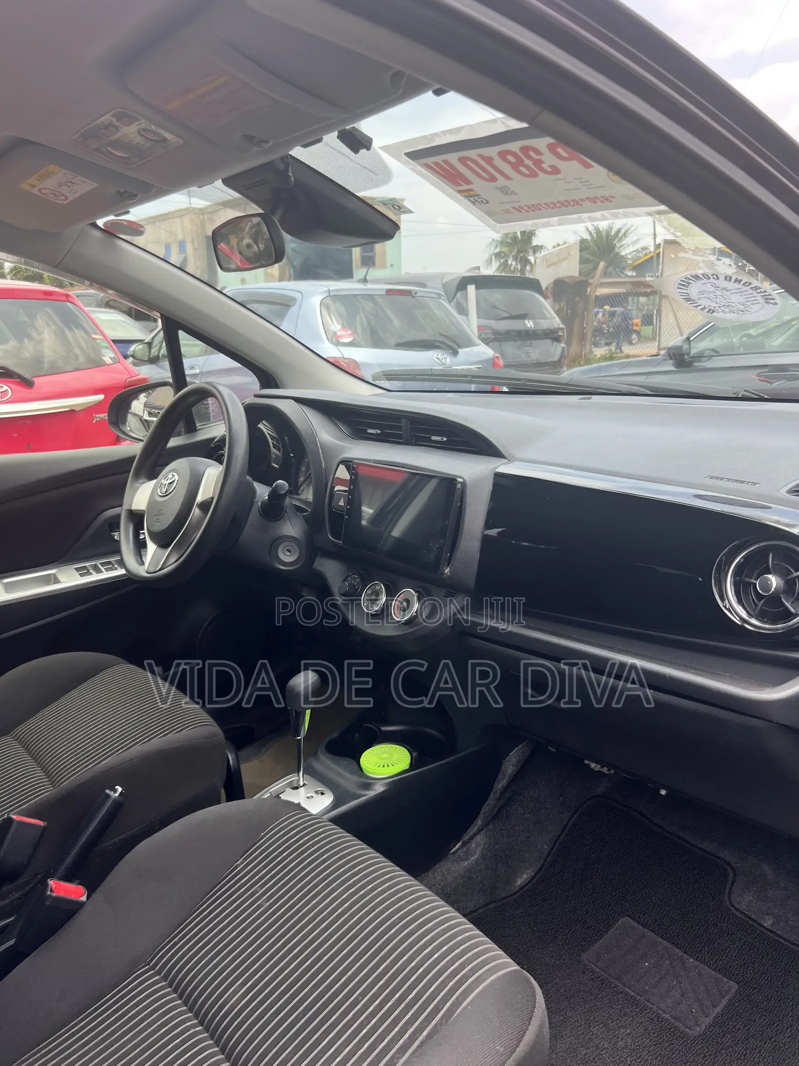 Toyota Vitz 1.0 FWD 5dr 2015 Purple
