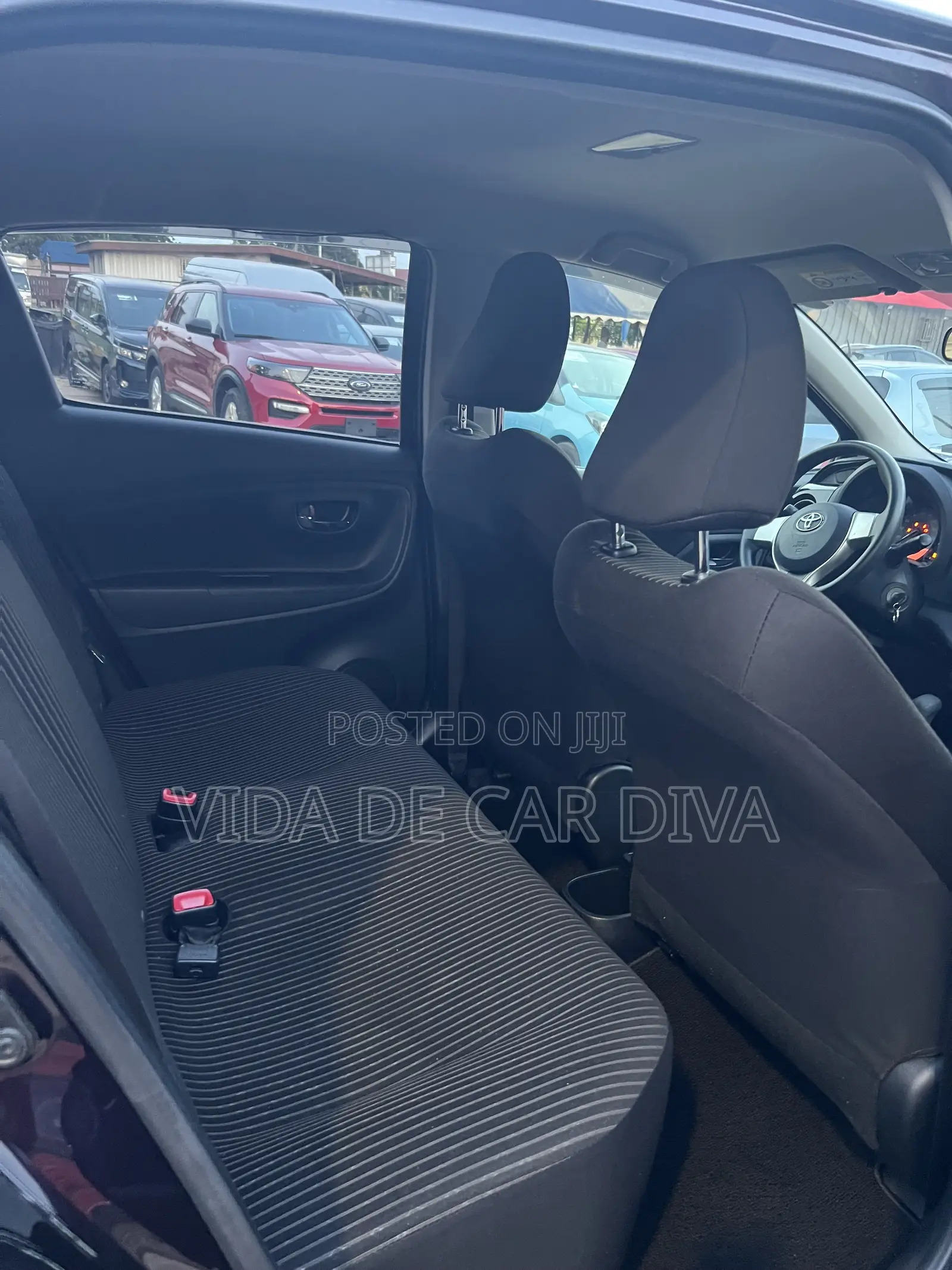 Toyota Vitz 1.0 FWD 5dr 2015 Purple
