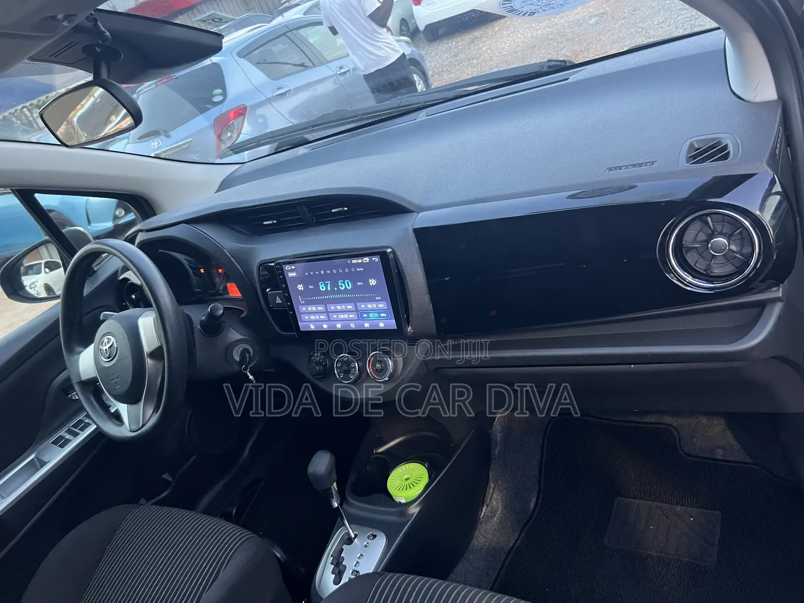 Toyota Vitz 1.0 FWD 5dr 2015 Purple