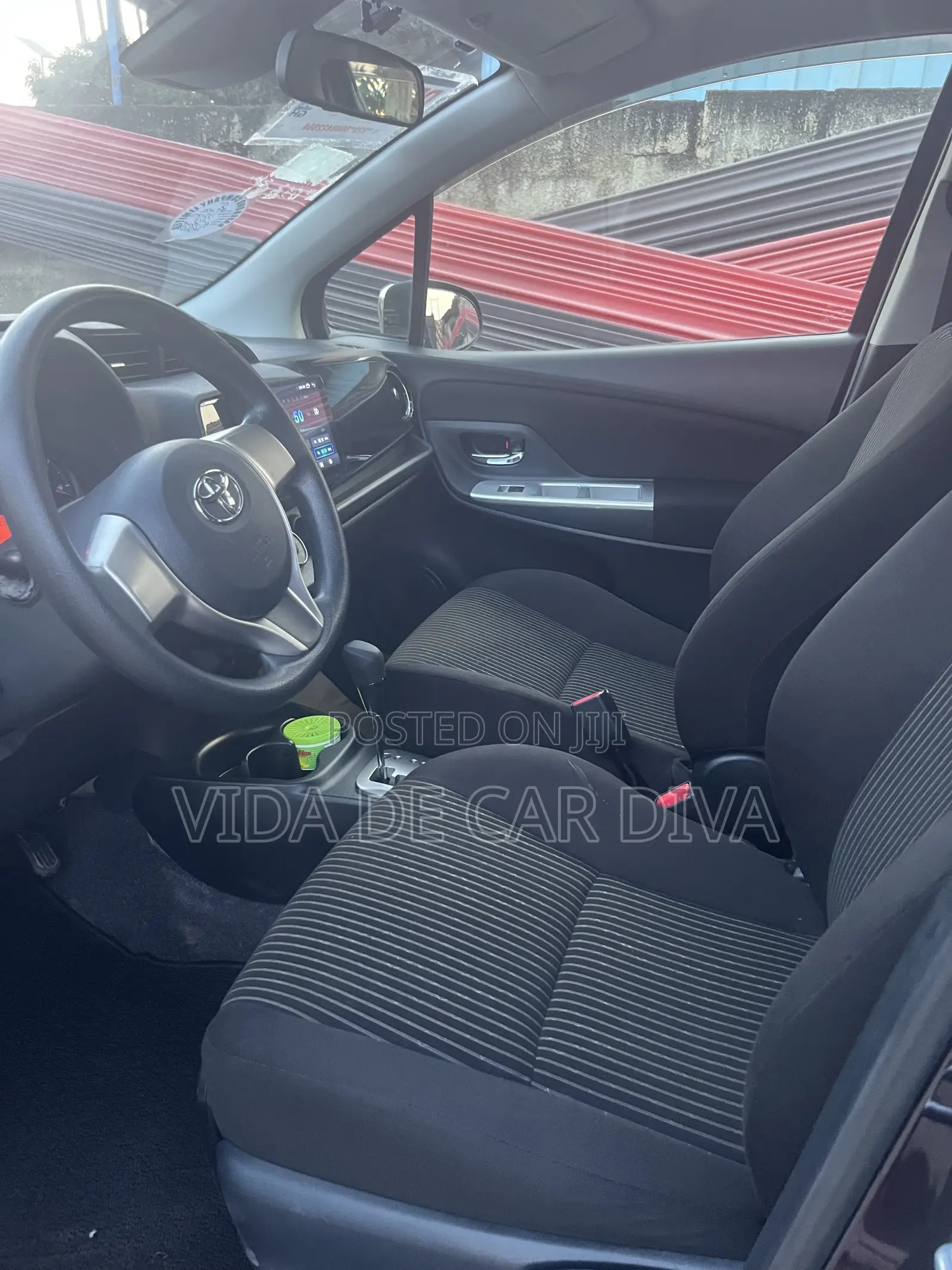 Toyota Vitz 1.0 FWD 5dr 2015 Purple