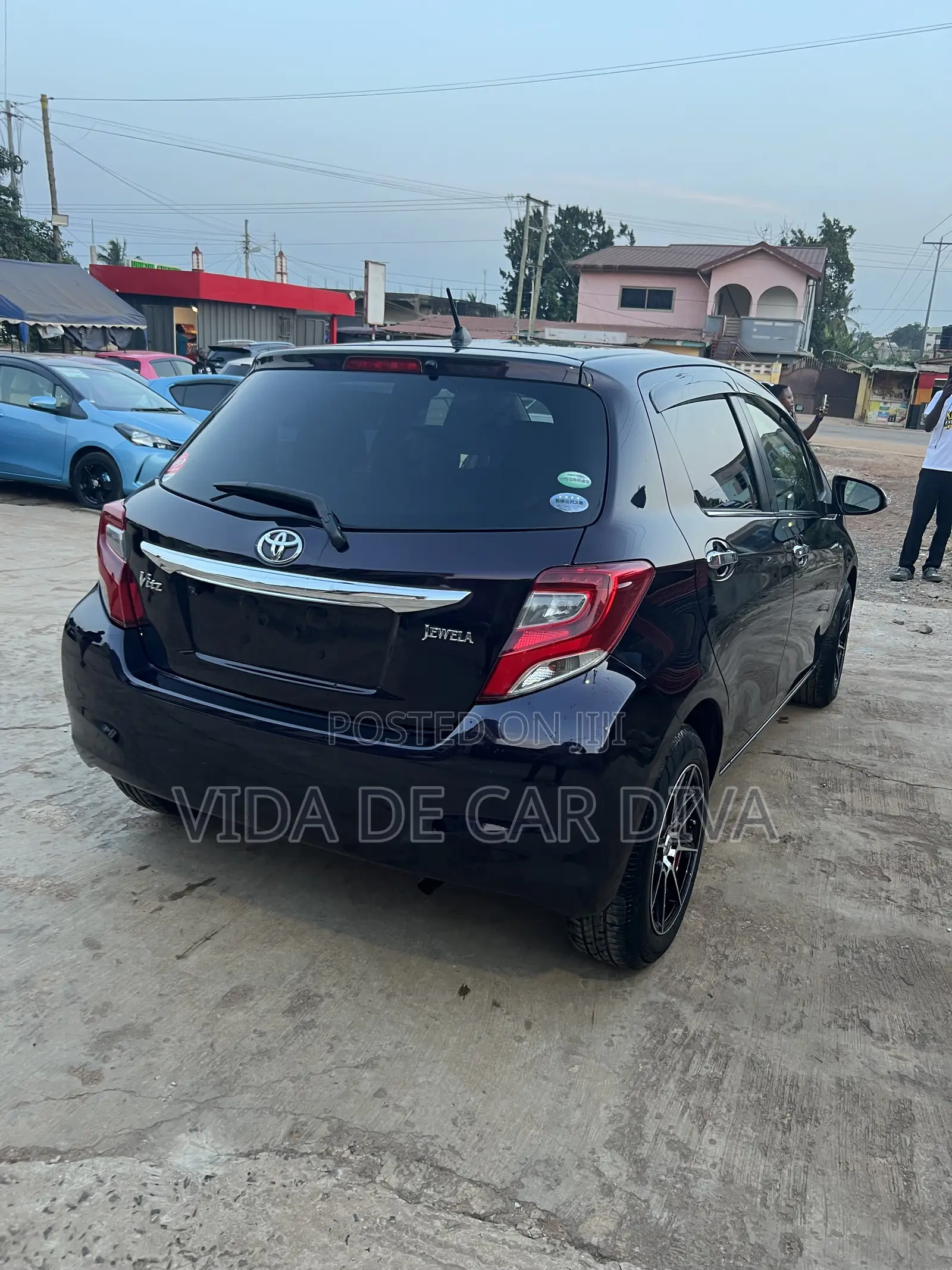 Toyota Vitz 1.0 FWD 5dr 2015 Purple