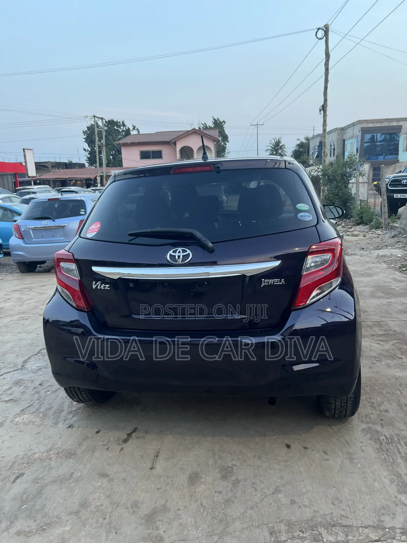 Toyota Vitz 1.0 FWD 5dr 2015 Purple