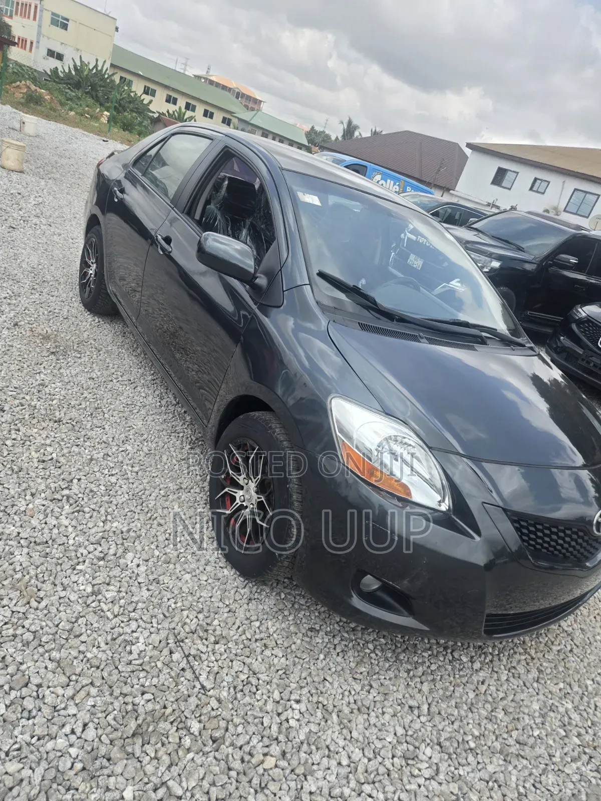 Toyota Yaris Base Sedan 4dr 2011 Matt Black