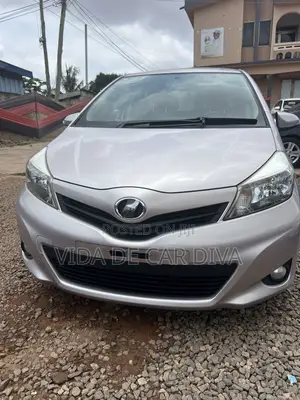 Toyota Vitz 1.3 AWD 5dr 2012 Silver