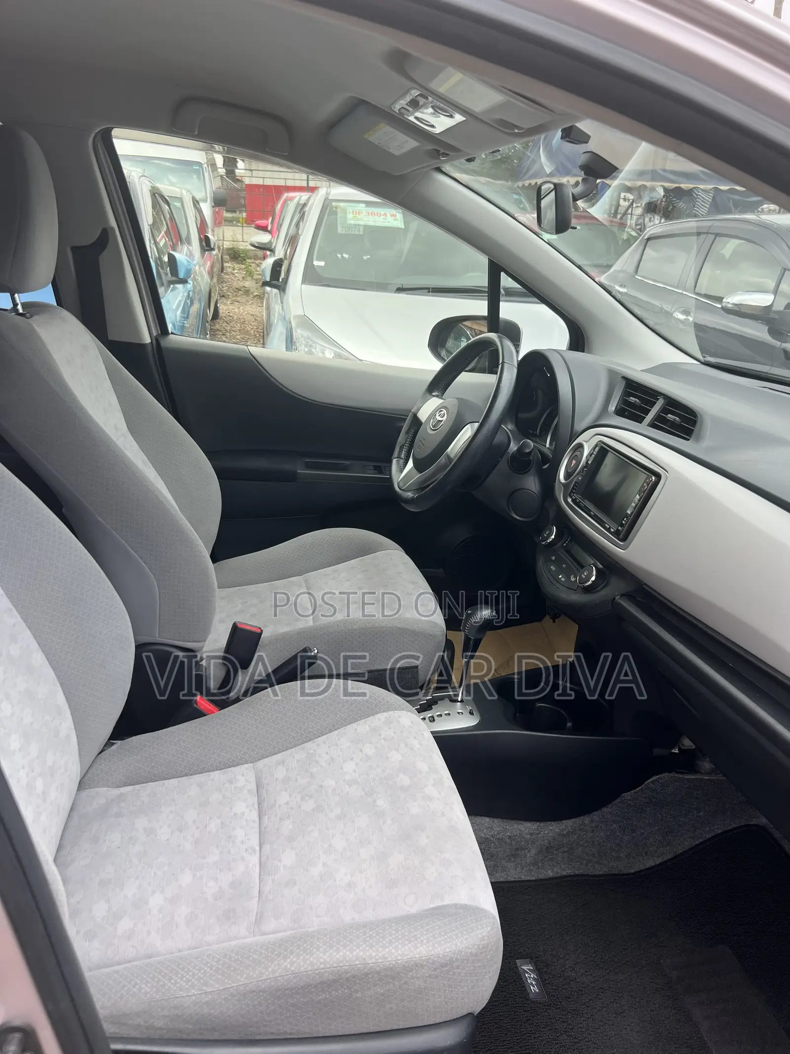 Toyota Vitz 1.3 AWD 5dr 2012 Silver