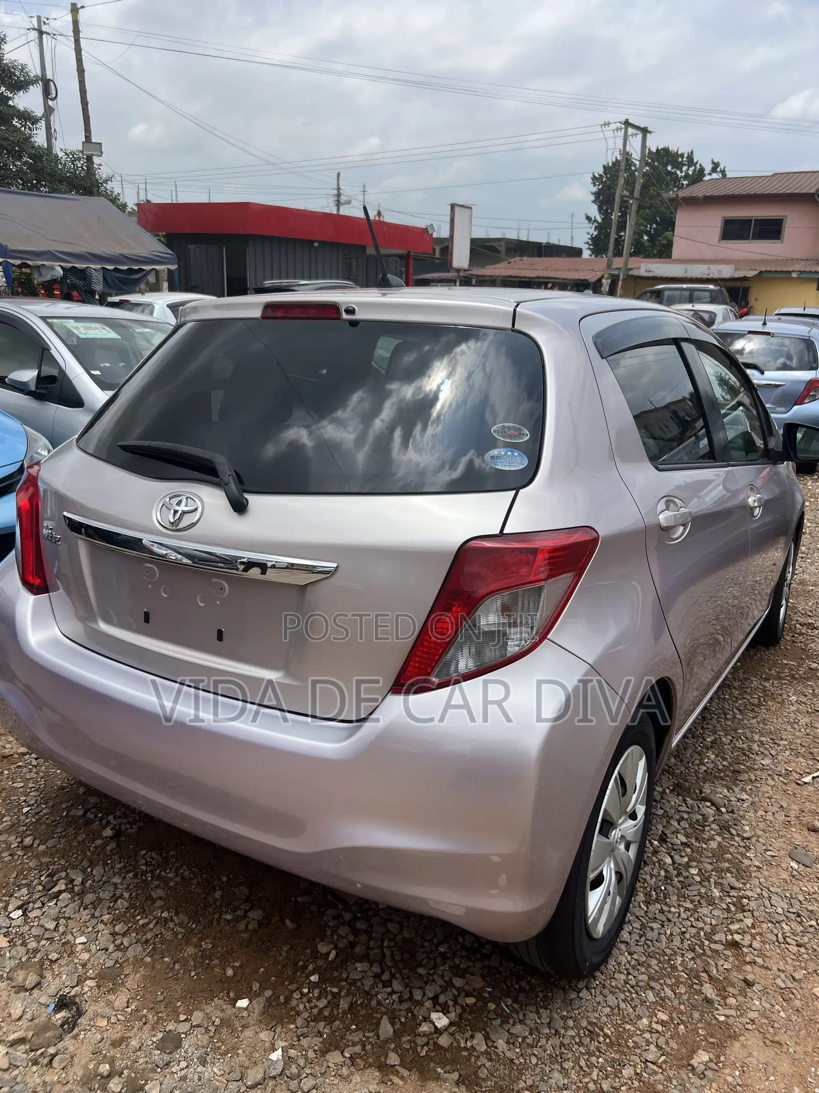 Toyota Vitz 1.3 AWD 5dr 2012 Silver
