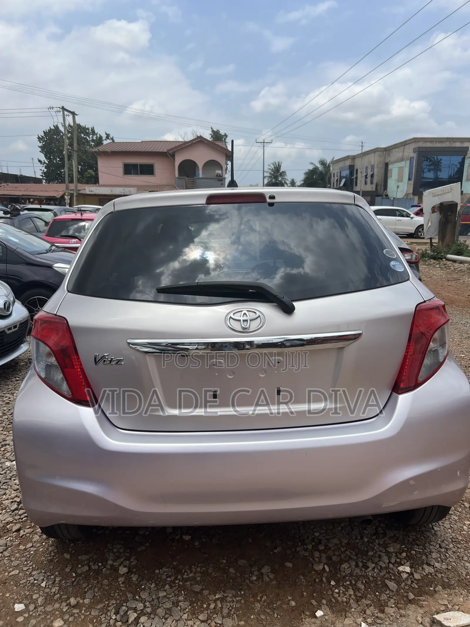 Toyota Vitz 1.3 AWD 5dr 2012 Silver