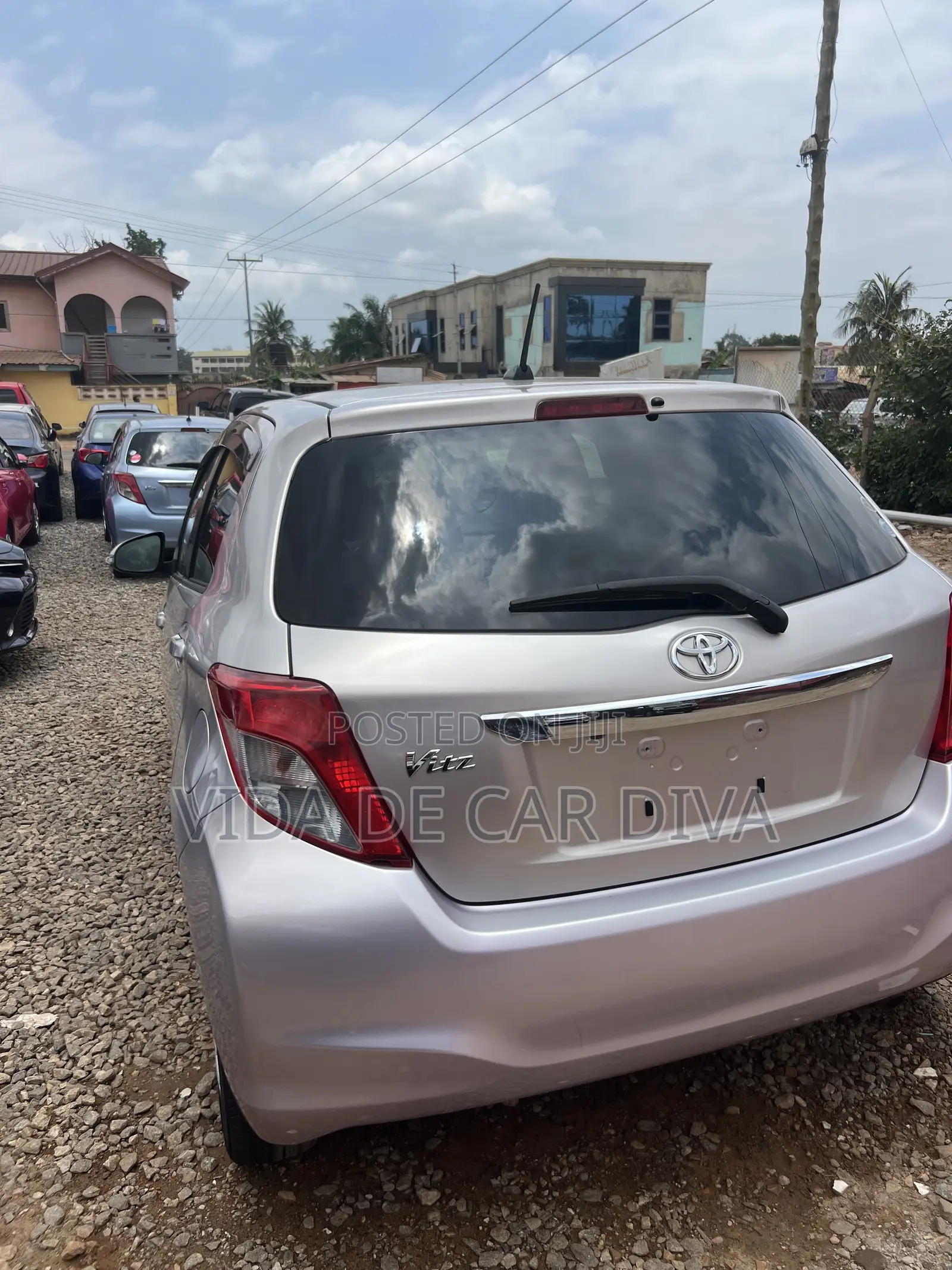 Toyota Vitz 1.3 AWD 5dr 2012 Silver