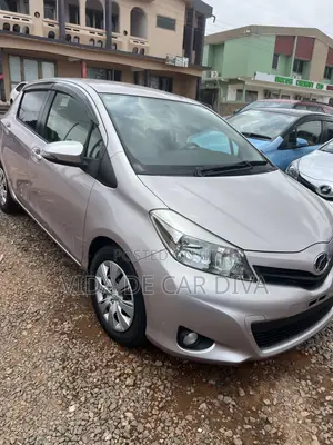 Toyota Vitz 1.3 AWD 5dr 2012 Silver