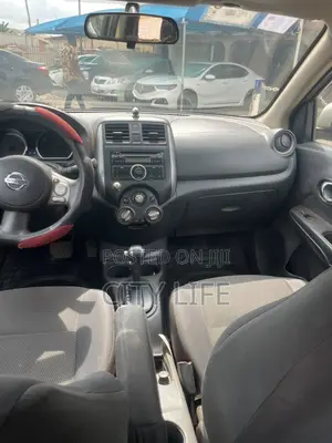 Nissan Versa 2013 Silver