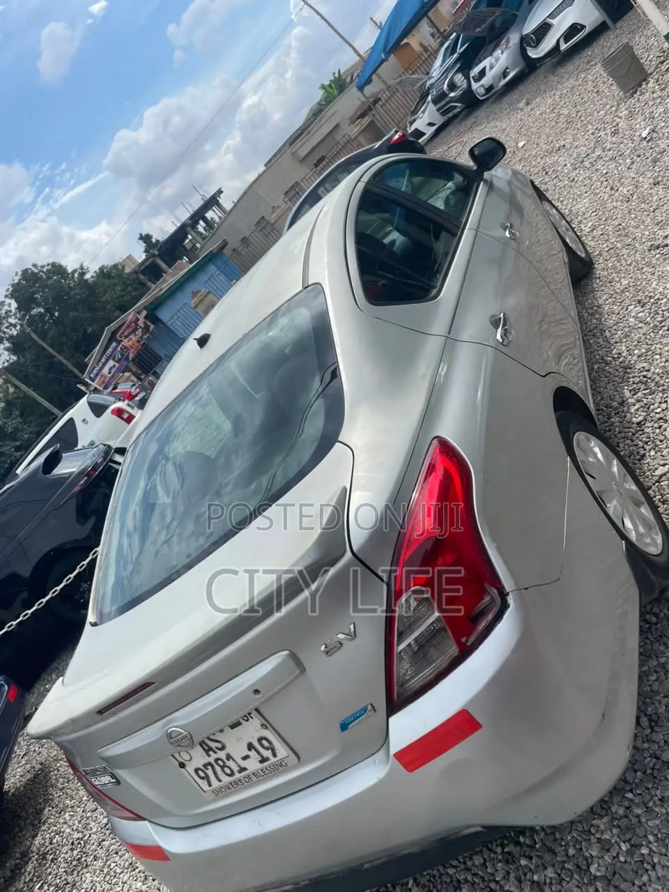 Nissan Versa 2013 Silver