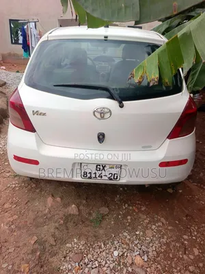 Toyota Vitz 2010 White