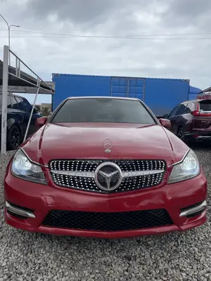 Mercedes-Benz C250 2014 Red