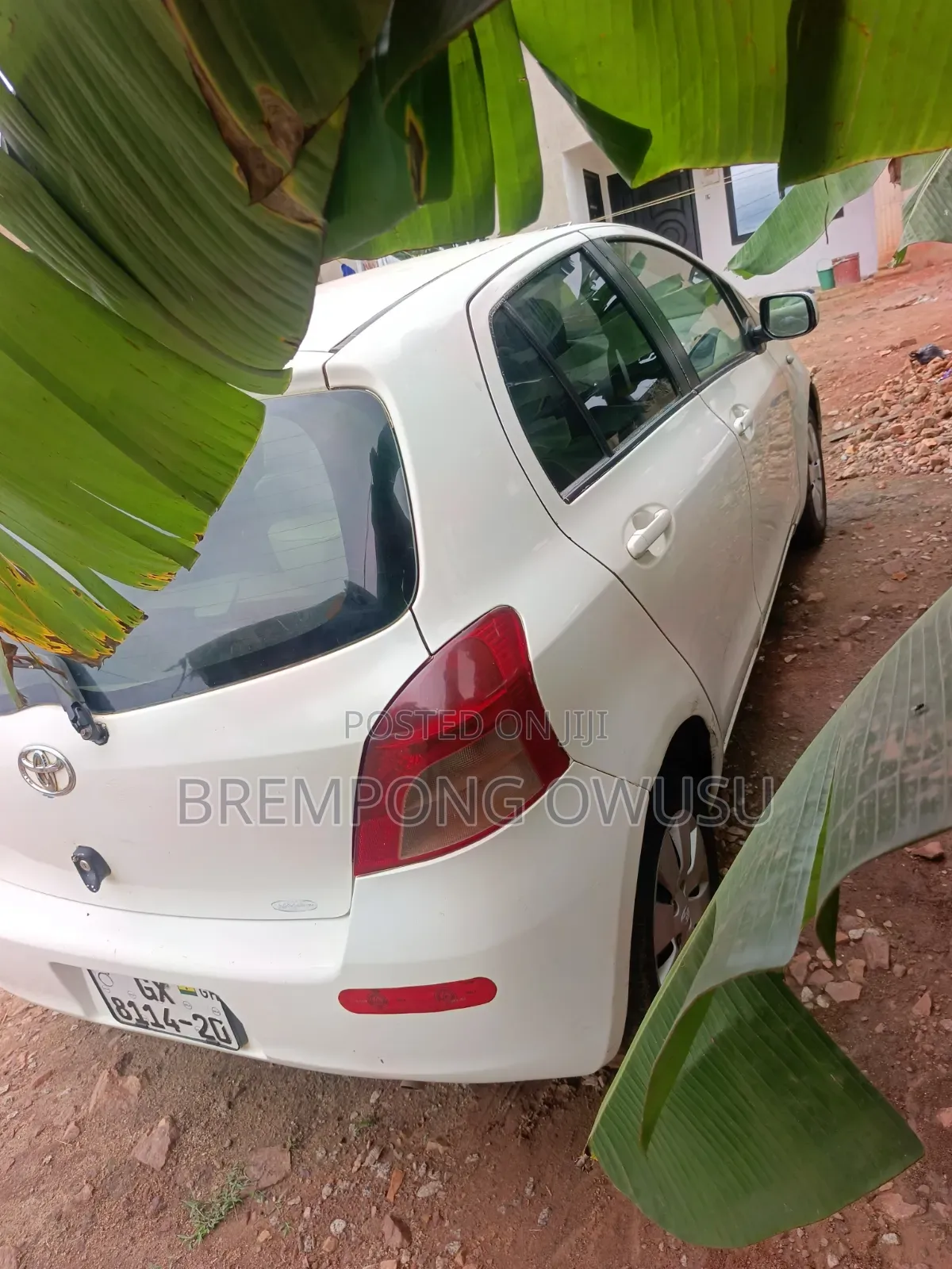 Toyota Vitz 2010 White