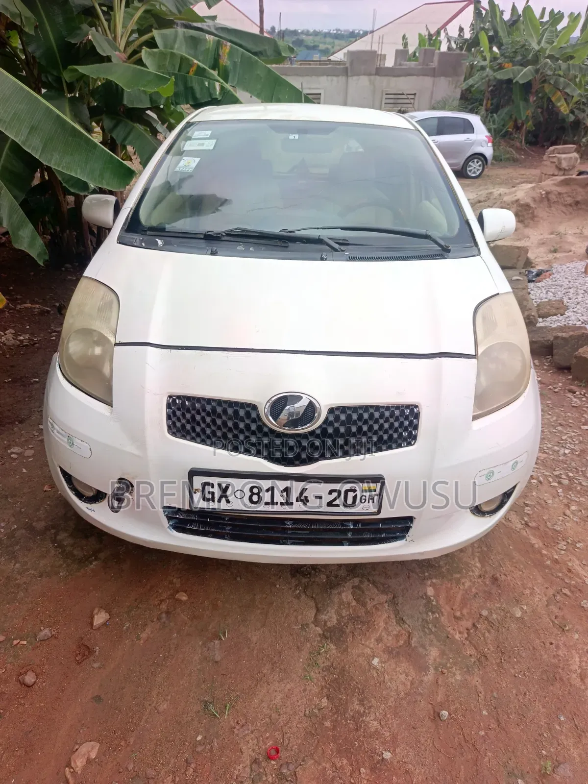 Toyota Vitz 2010 White