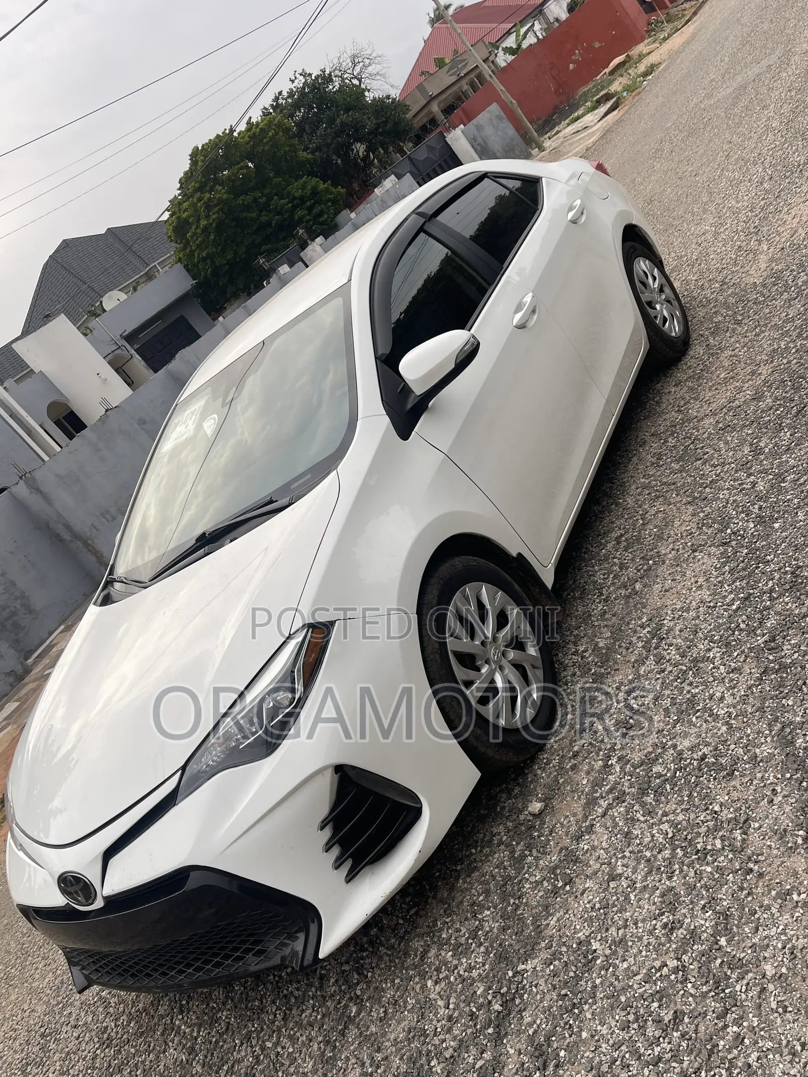 Toyota Corolla SE (1.8L 4cyl 2A) 2019 White