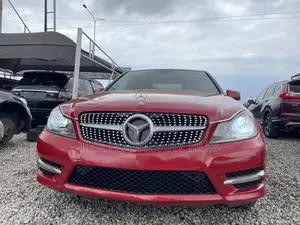 Mercedes-Benz C250 2014 Red