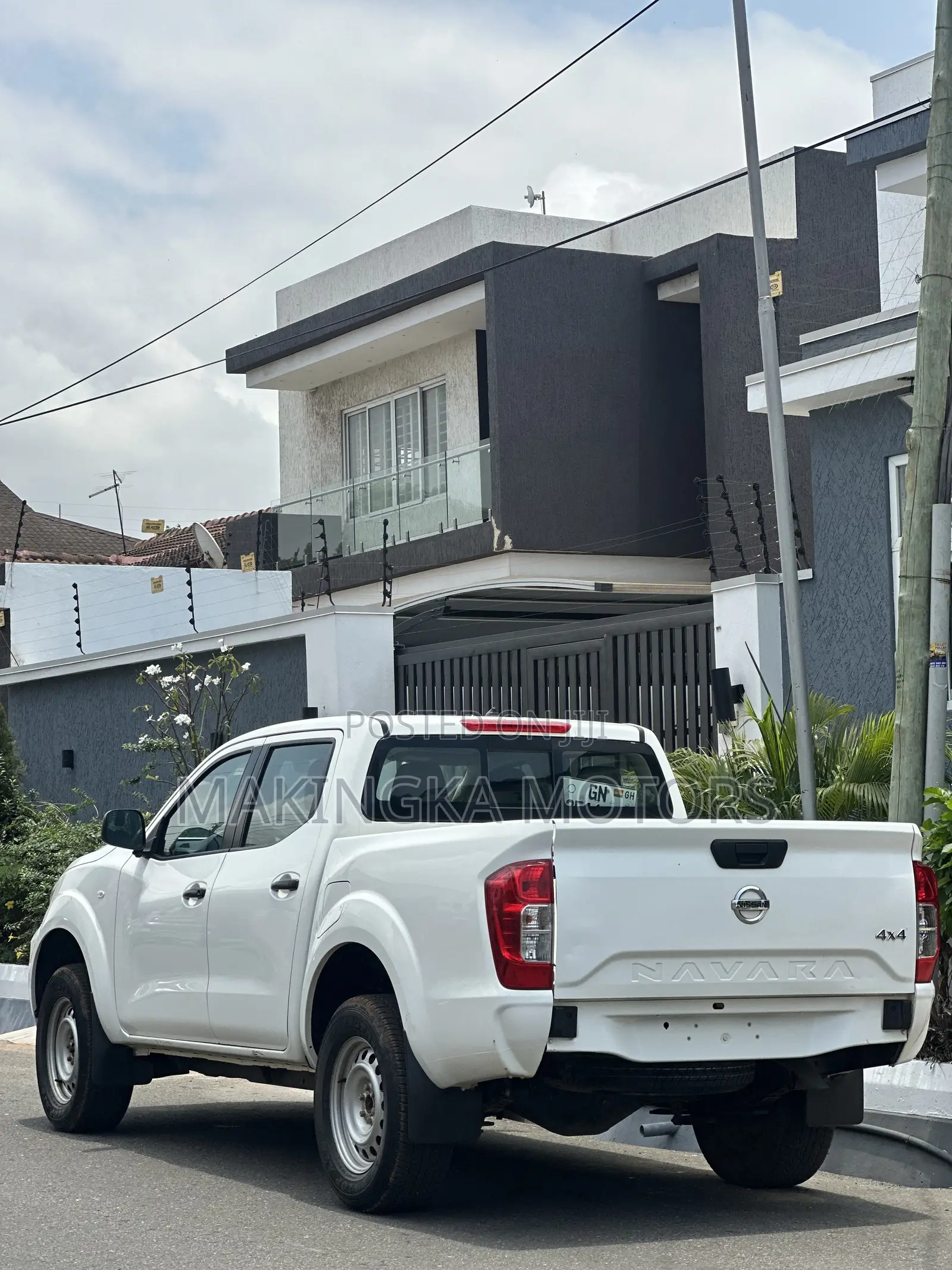 Nissan Navara 2023 White