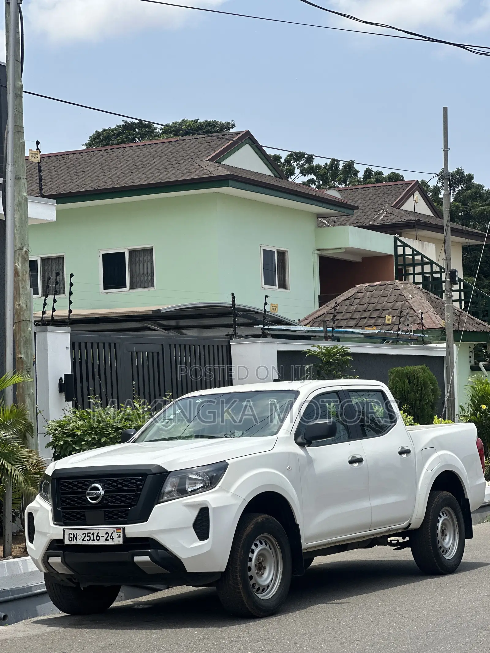 Nissan Navara 2023 White